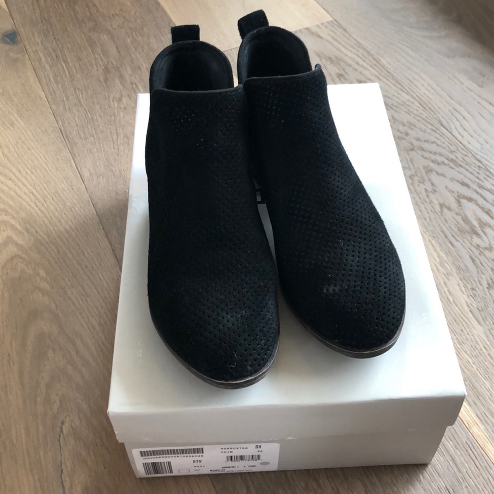 BP “Faren” Suede Ankle Boots